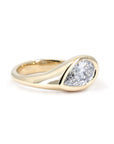 FLUID BEZEL PEAR SHAPE DIAMOND | Yellow Gold
