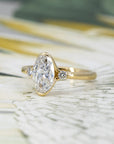 MOVAL DIAMOND MINIMALIST BEZEL SET | Yellow Gold