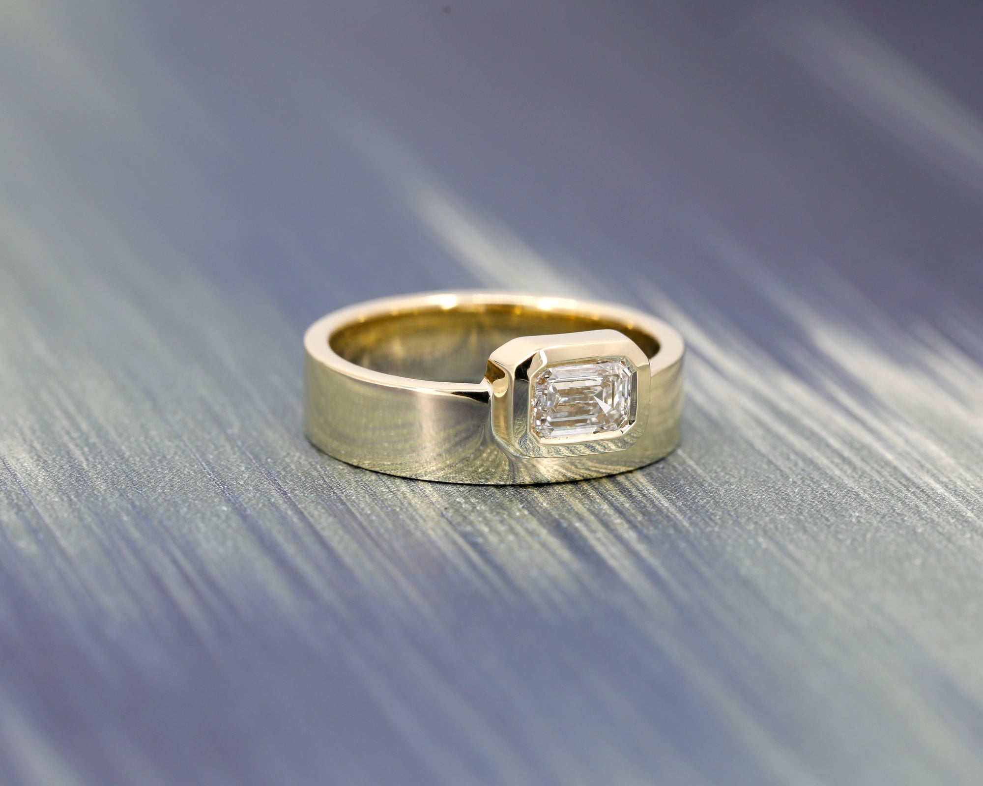 BOXY EMERALD DIAMOND | Yellow Gold