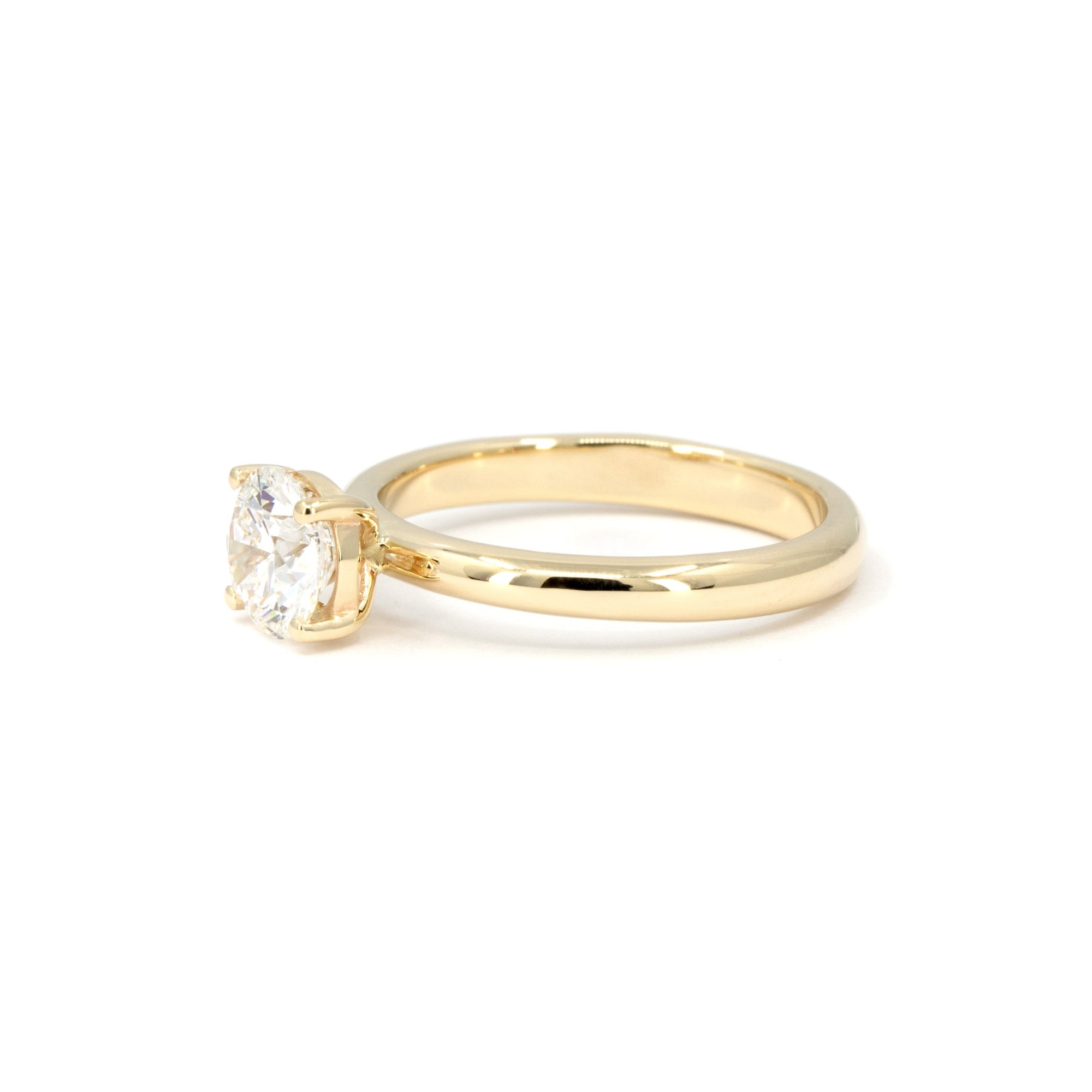 CLASSIC ROUND DIAMOND ENGAGEMENT RING | Yellow Gold