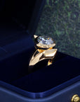 EDGY ROUND DIAMOND BOLD RING | Yellow Gold