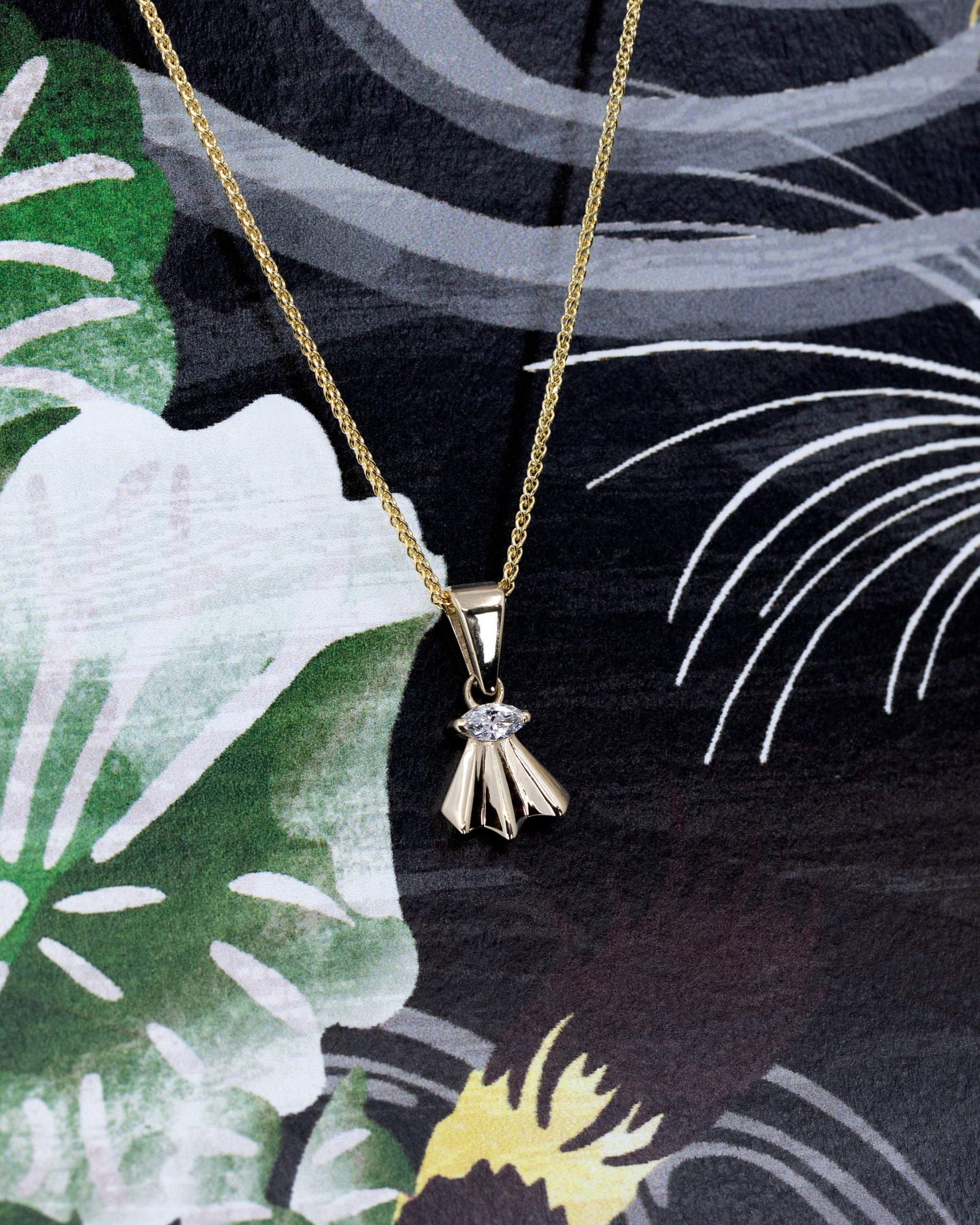 EDGY FLY | Marquise Diamond | Yellow Gold Pendant