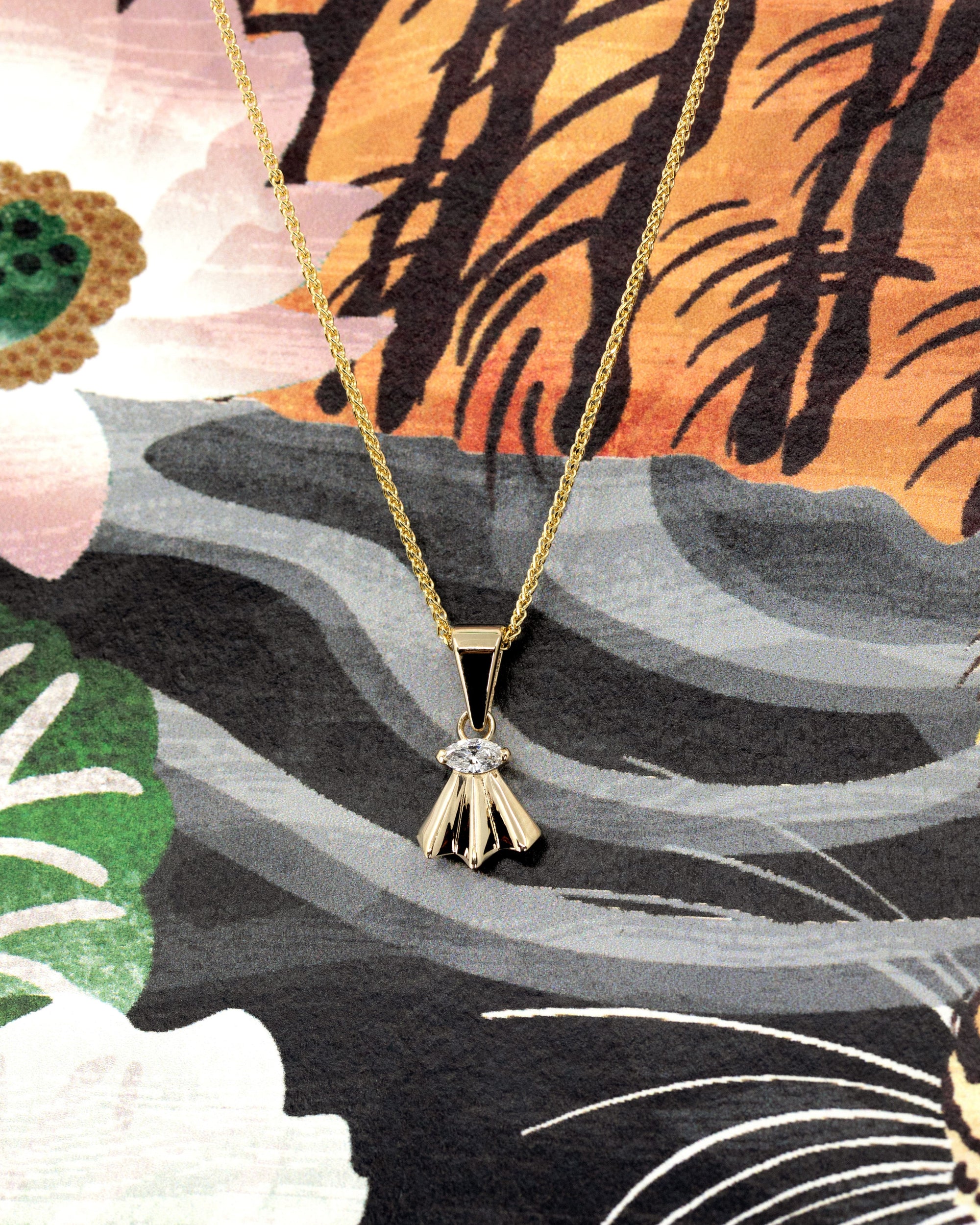 EDGY FLY | Marquise Diamond | Yellow Gold Pendant