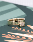 BOXY BEZEL EMERALD DIAMOND | Yellow Gold Ring