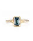 NIGHT BLUE EMERALD DIAMOND BEZEL SETTING | Yellow Gold
