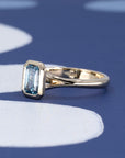 NIGHT BLUE EMERALD DIAMOND BEZEL SETTING | Yellow Gold
