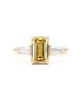 YELLOW DIAMOND EMERALD SHAPE SIDE TRAPERED BAGUETTE | Yellow Gold