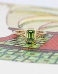 GREEN DIAMOND EMERALD SHAPE BEZEL SET | Yellow Gold