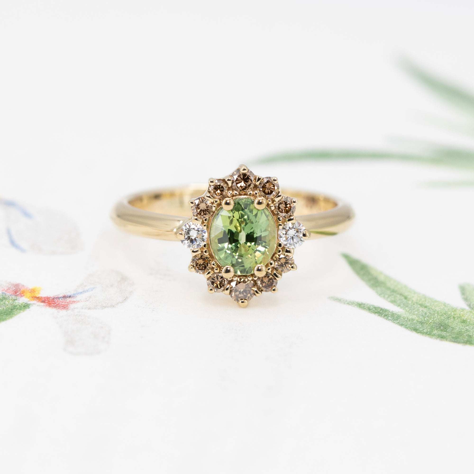 GREEN SAPPHIRE & GOLDEN HALO | Yellow Gold Ring