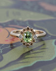 GREEN SAPPHIRE & GOLDEN HALO | Yellow Gold Ring