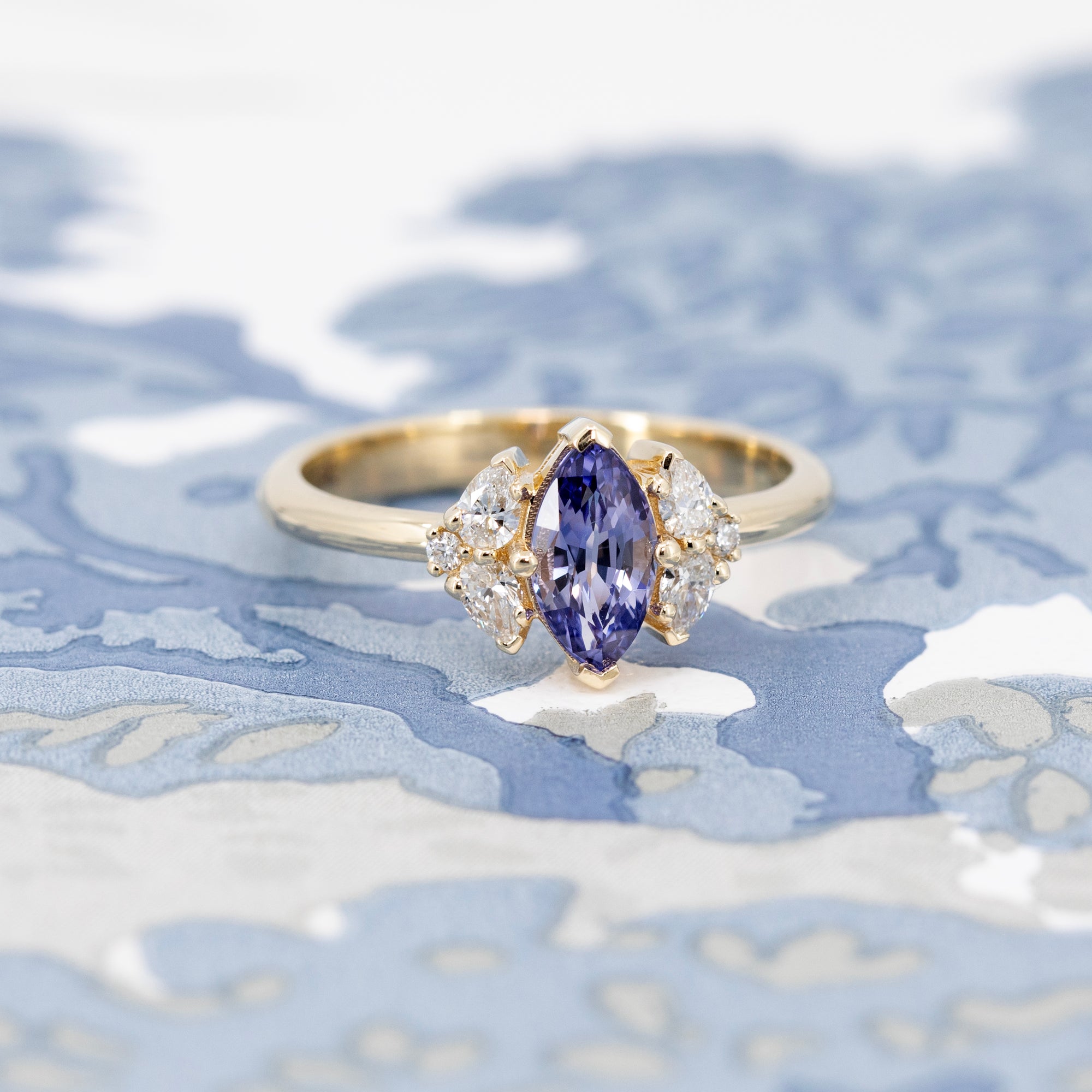 FLY MARQUISE SAPPHIRE & PEAR DIAMOND | Yellow Gold Ring