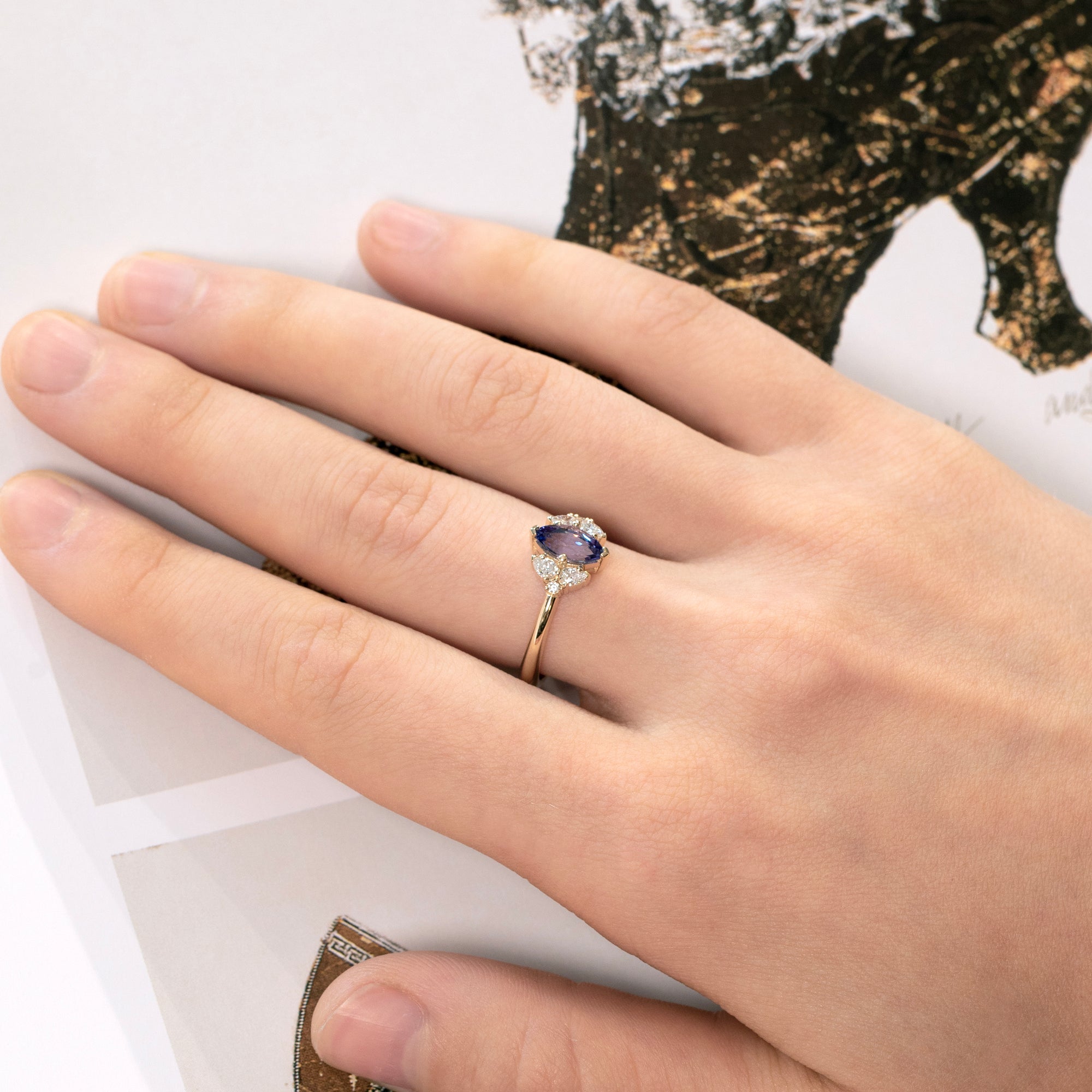 FLY MARQUISE SAPPHIRE & PEAR DIAMOND | Yellow Gold Ring