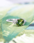 OVAL GREEN SAPPHIRE & DIAMOND | White Gold
