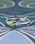 GREEN OVAL SAPPHIRE PRELUDE RING | White Gold