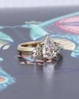 PEAR SHAPE DESIR DIAMOND RING | Yellow Gold