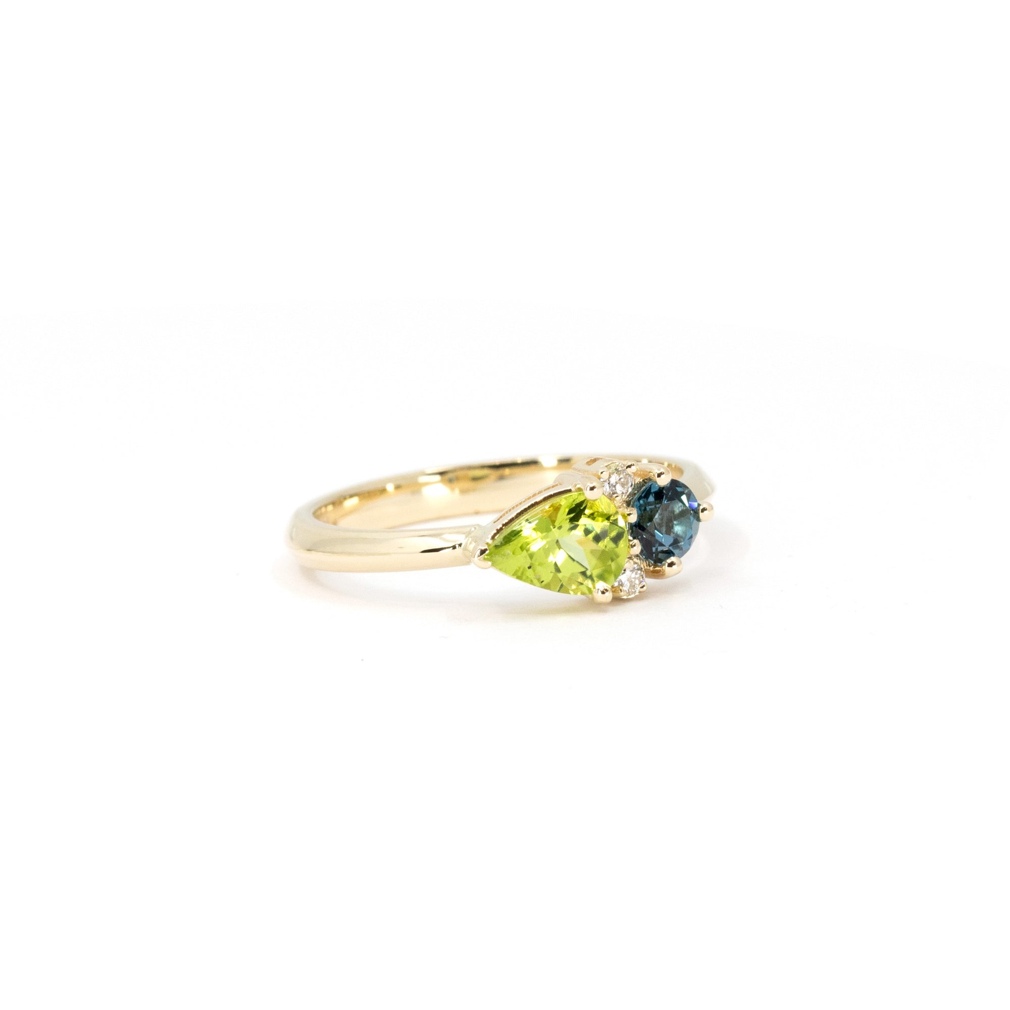 Handcrafted Toi et Moi Ring displayed on a white background – A custom made luxurious fine jewelry creation designed in Montreal.