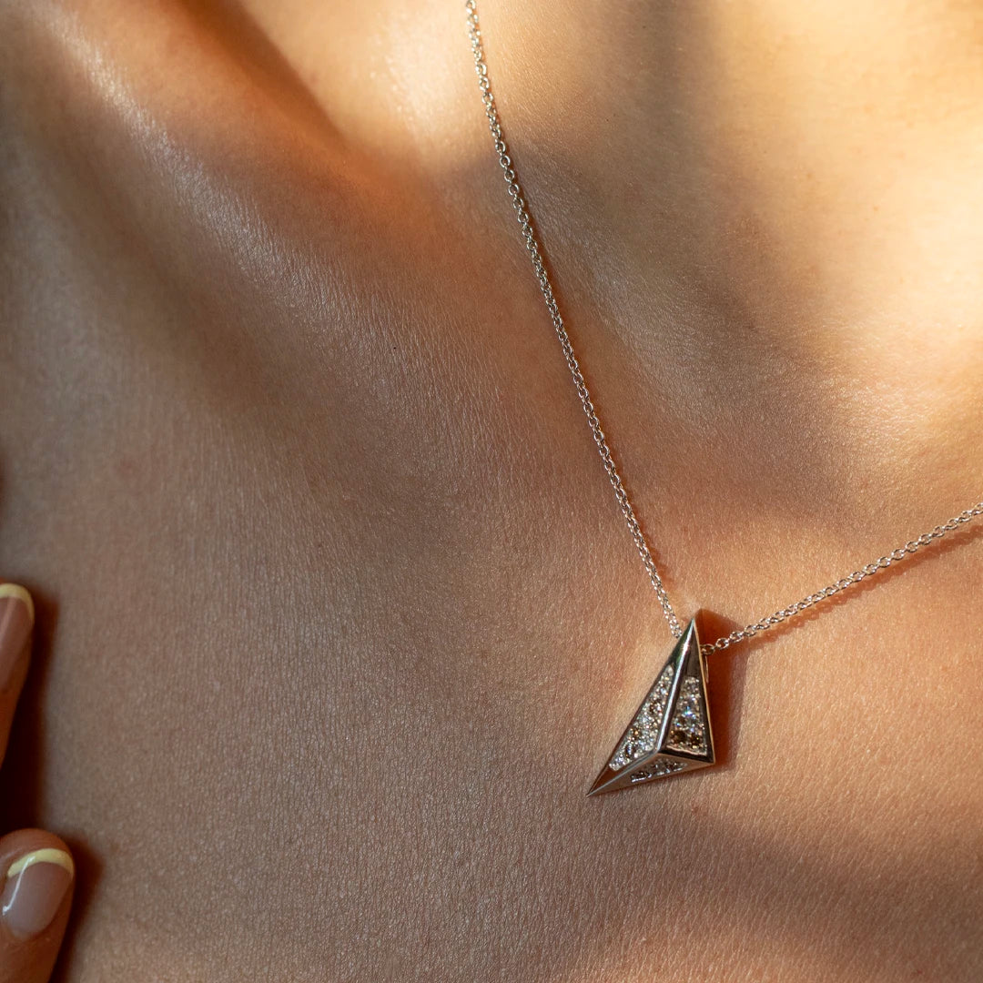 PYRAMIDAL DIAMOND PENDANT | White Gold