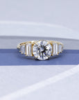 ROUND DIAMOND SIDE BAGUETTE | Yellow Gold
