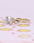 ROUND DIAMOND TWIST BAND MARQUISE SIDE | Yellow Gold