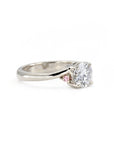 ROUND DIAMOND TWIST BAND PINK SIDE DIAMOND | White Gold