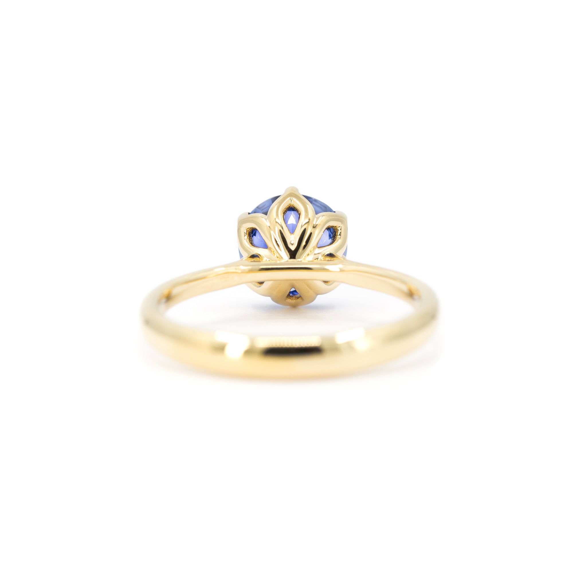 VIVID BLUE ROUND SAPPHIRE | Yellow Gold
