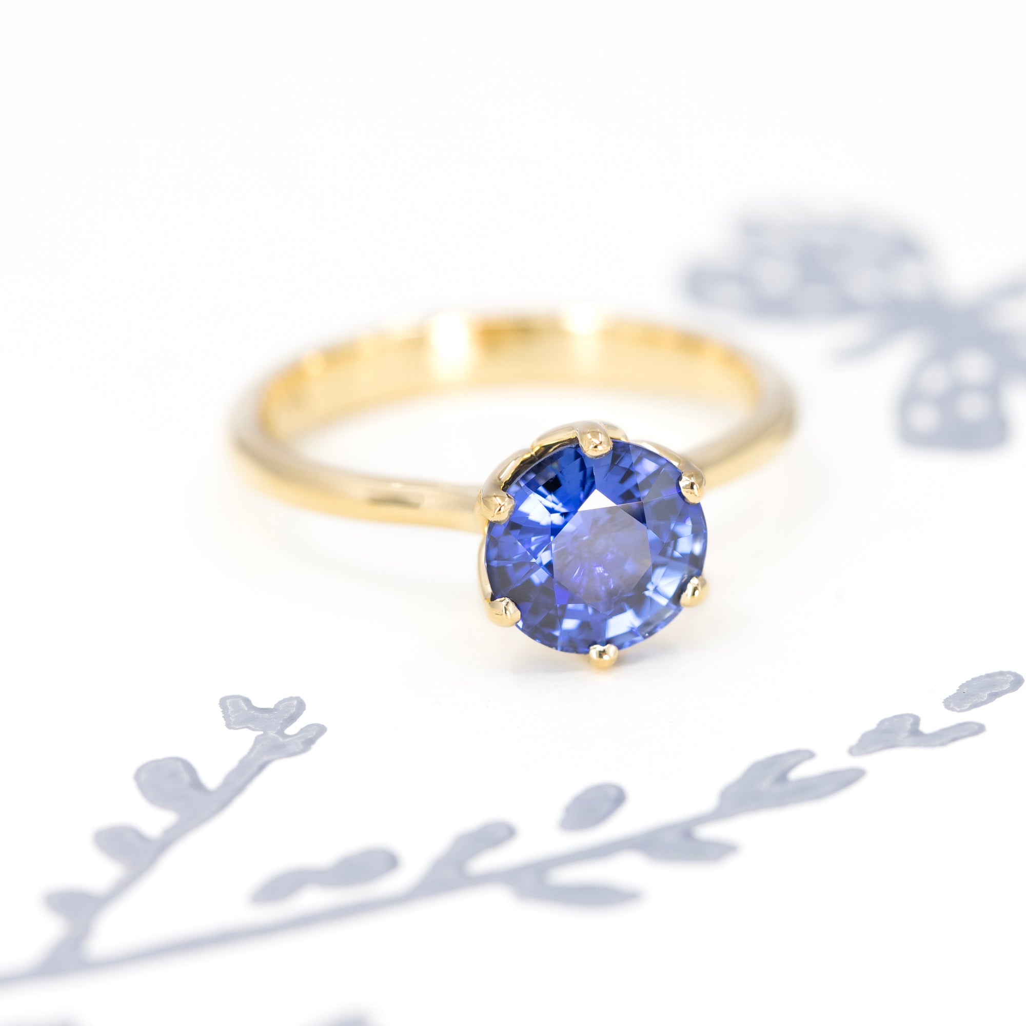 VIVID BLUE ROUND SAPPHIRE | Yellow Gold