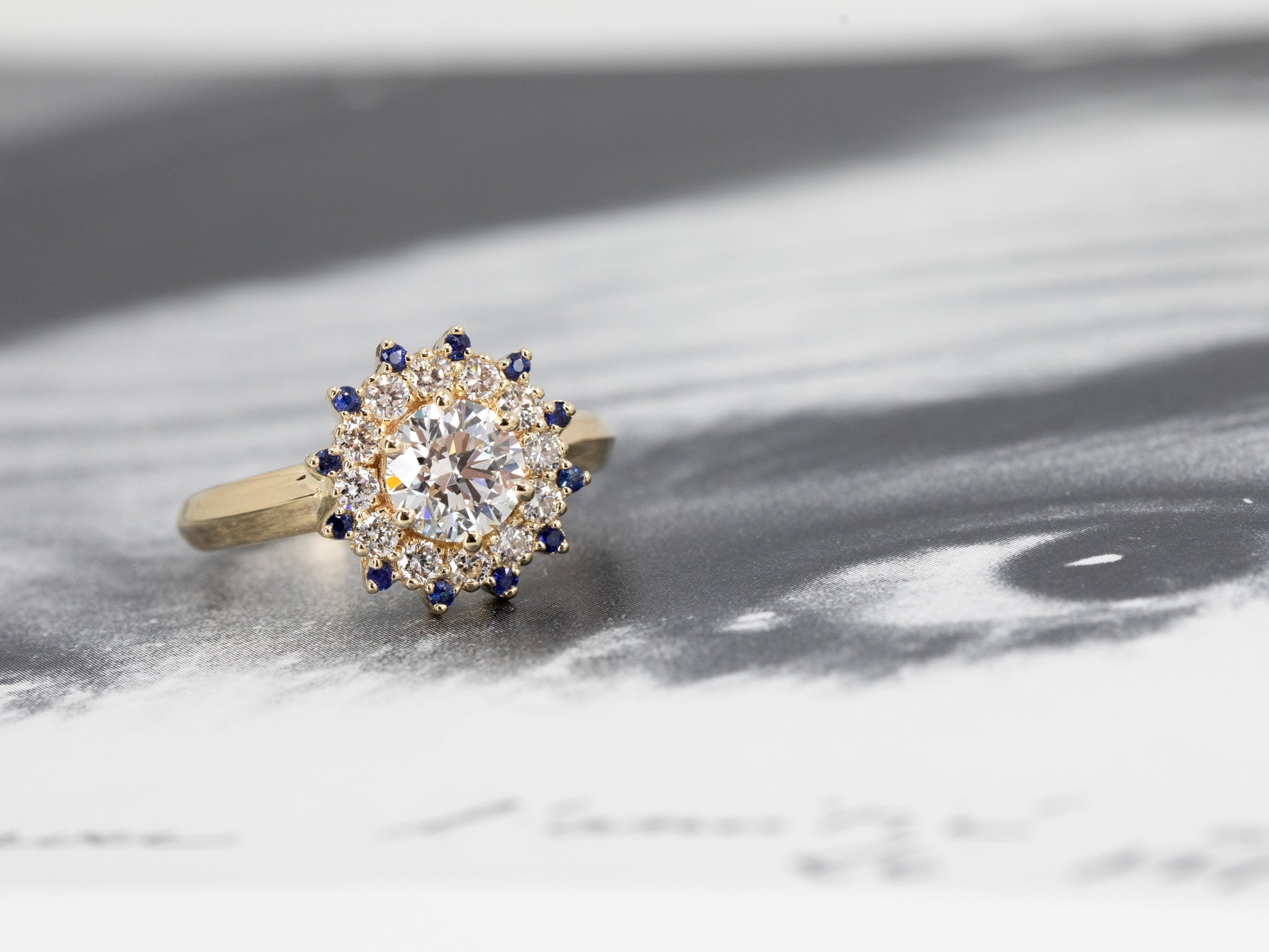 SOLEIL 1 ct DIAMOND & SAPPHIRE | Yellow Gold