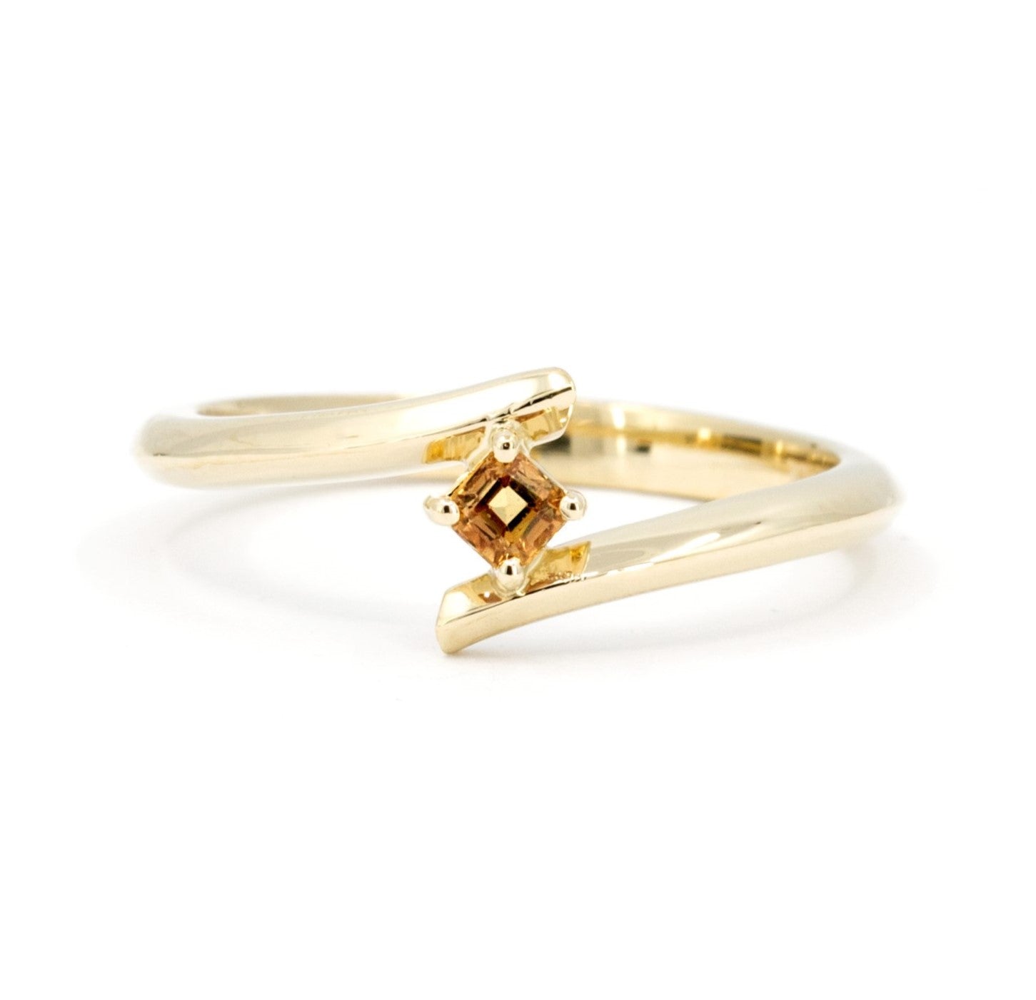 Golden Sapphire Yellow Gold Kink Ring