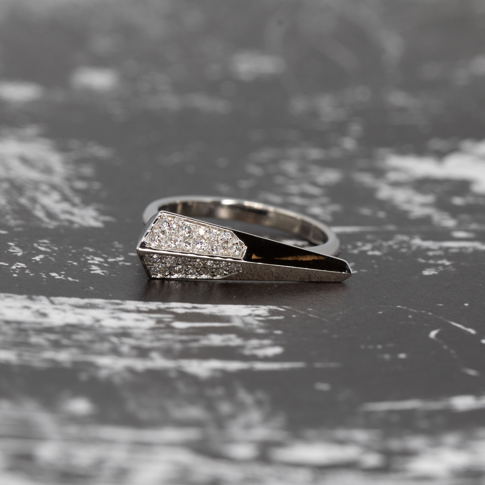 SPINE | Edgy White Gold Diamond Ring