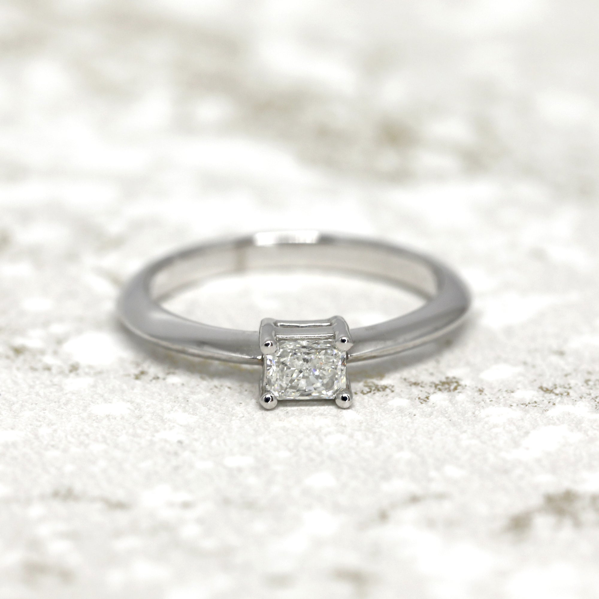 White Gold Ring Radiant Diamond - 0.30 ct