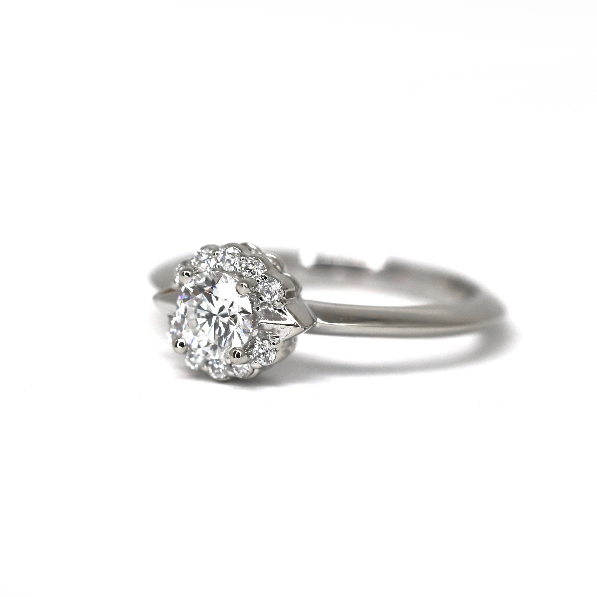 Signature Round Diamond Ring - Central Stone 0.40 ct