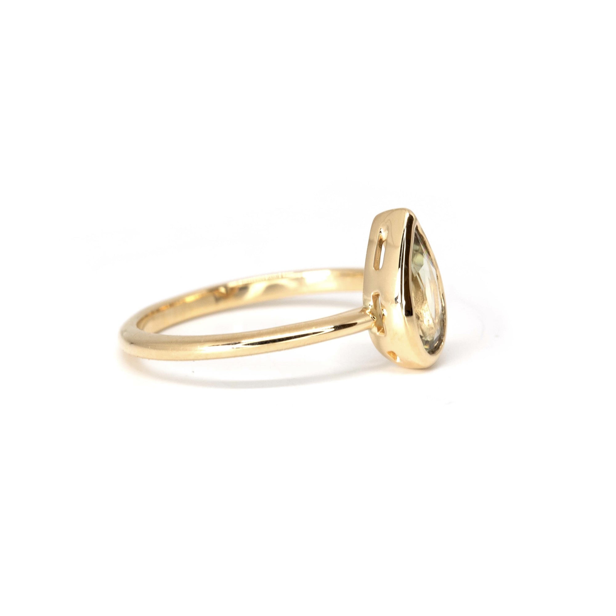 side view gold engagement ring bena jewelry montreal made bridal color gemstone jewelry