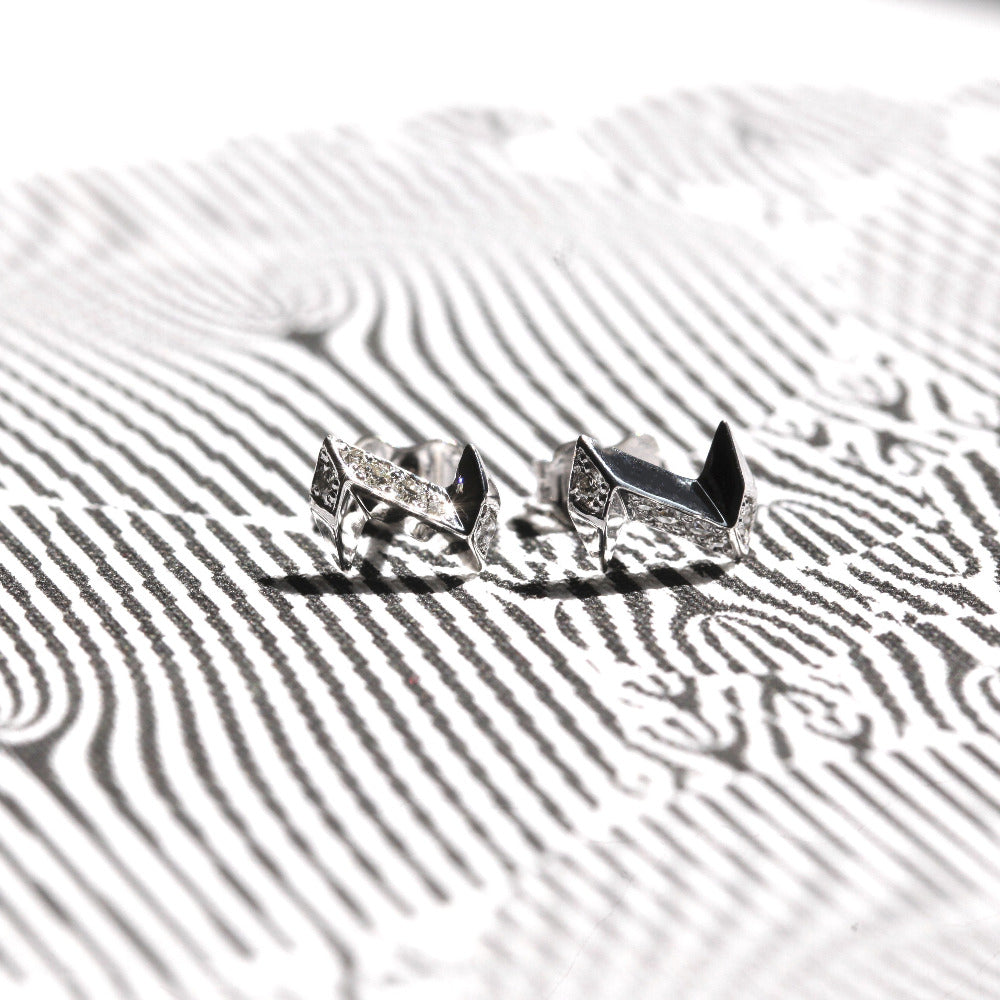 Natural light silver stud earrings thunder shape with round diamond Bena Jewelry Montreal