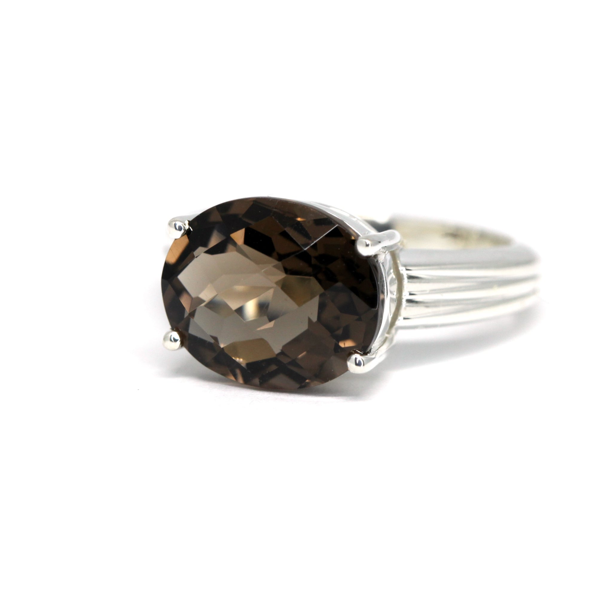 Side view of smoky quartz edgy jewelry montreal brown gemstone custom made in montreal fine jewelry with natural gemstone montreal specialist bena fine jewelry designer