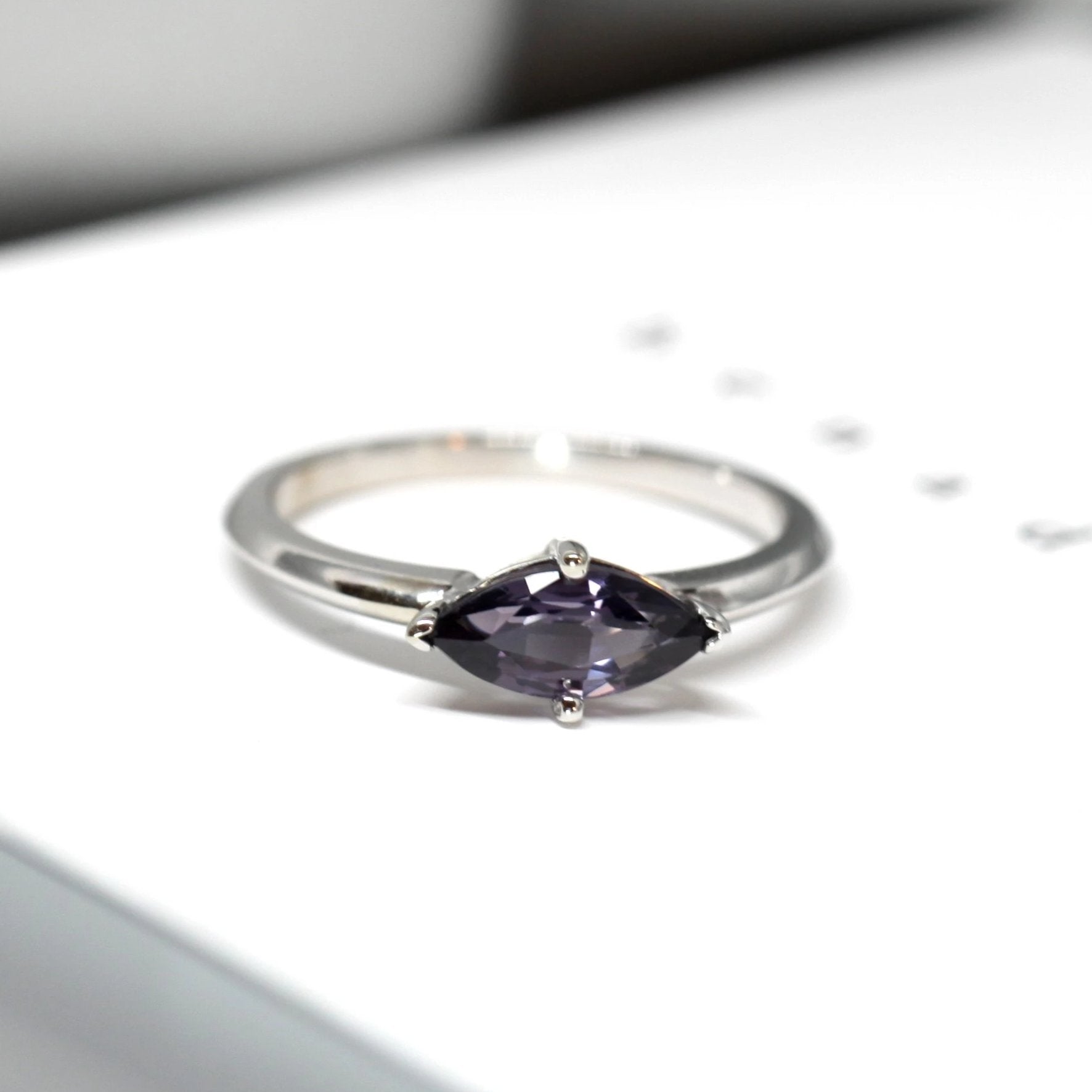 Front view of Bena Jewelry Ring Edgy Birdal Custom Made Jewelry Deep Purple Color Gemstone Minimalist Jewelry Bena Jewelry Montreal Made in Canada Fine Jewelry