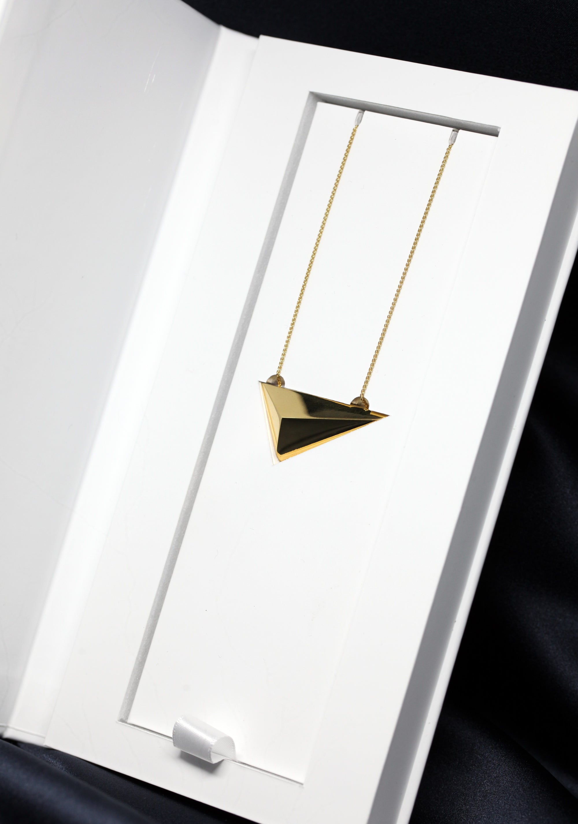 Bena Jewelry Packaging Vermeil Gold Pendant Edgy Collection