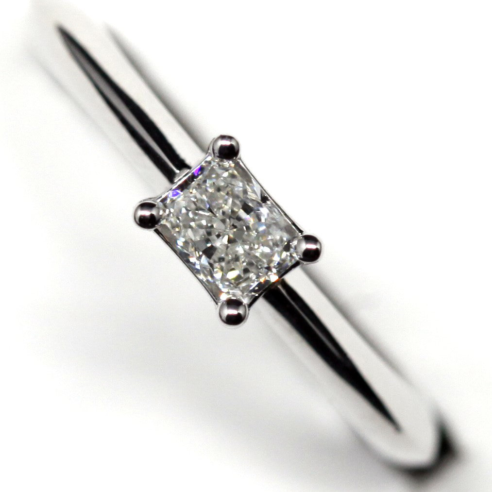 White Gold Ring Radiant Diamond - 0.30 ct