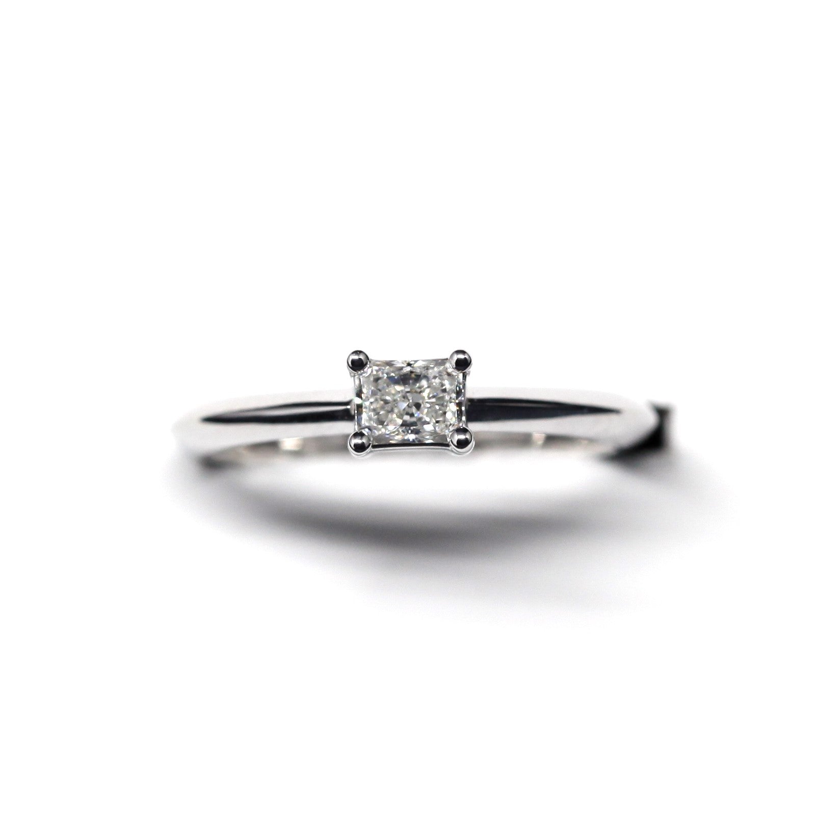 White Gold Ring Radiant Diamond - 0.30 ct