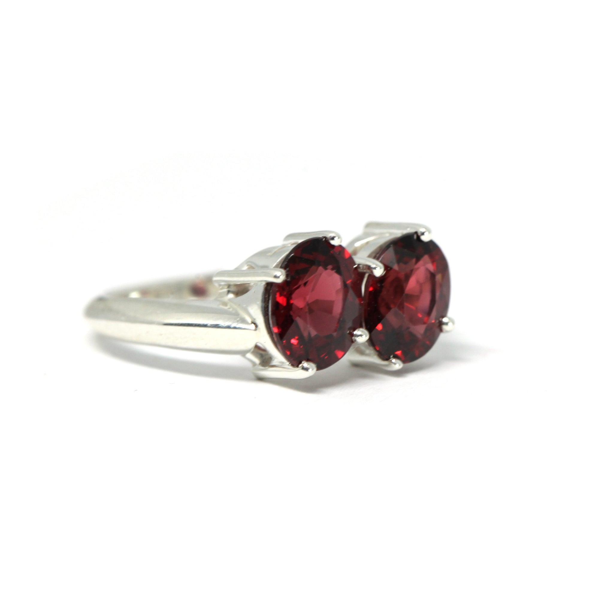 pyrope garnet cocktail ring montreal made bena jewelry montreal made garnet ring minimalist unisex garnet gemstone ring handmade in montreal jewelry little italy