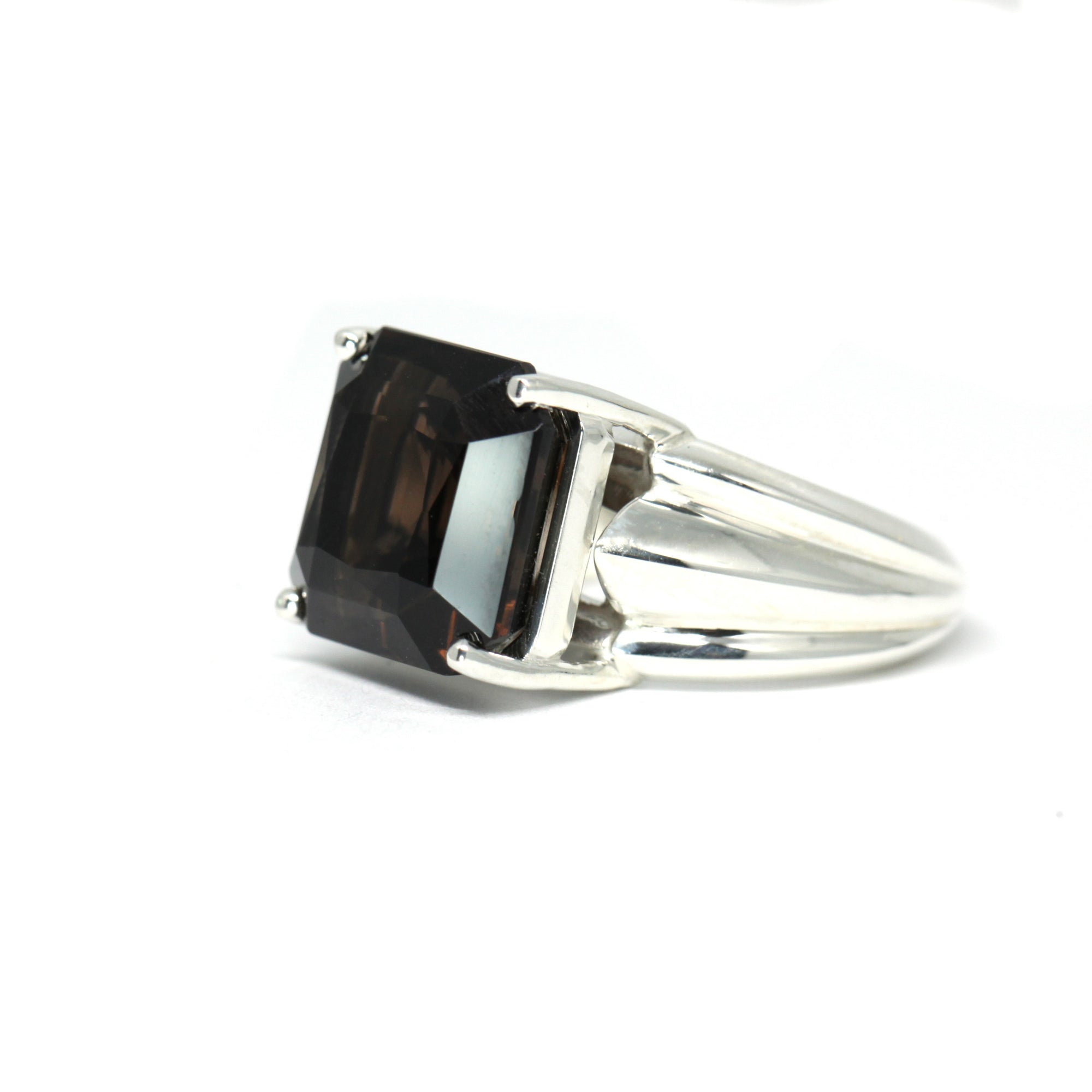 Side view of smoky quartz cocktail silver ring bena jewelry montreal brown black gemstone bena jewelry edgy montreal jewelry designer little italy jeweler