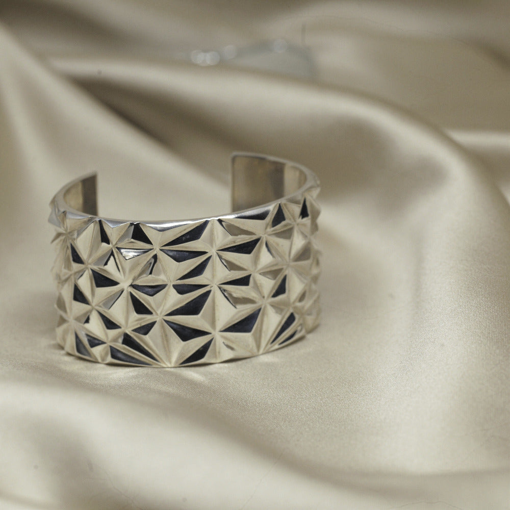 Statement bracelet. Silver jewelry bracelet Bena Jewelry Montreal