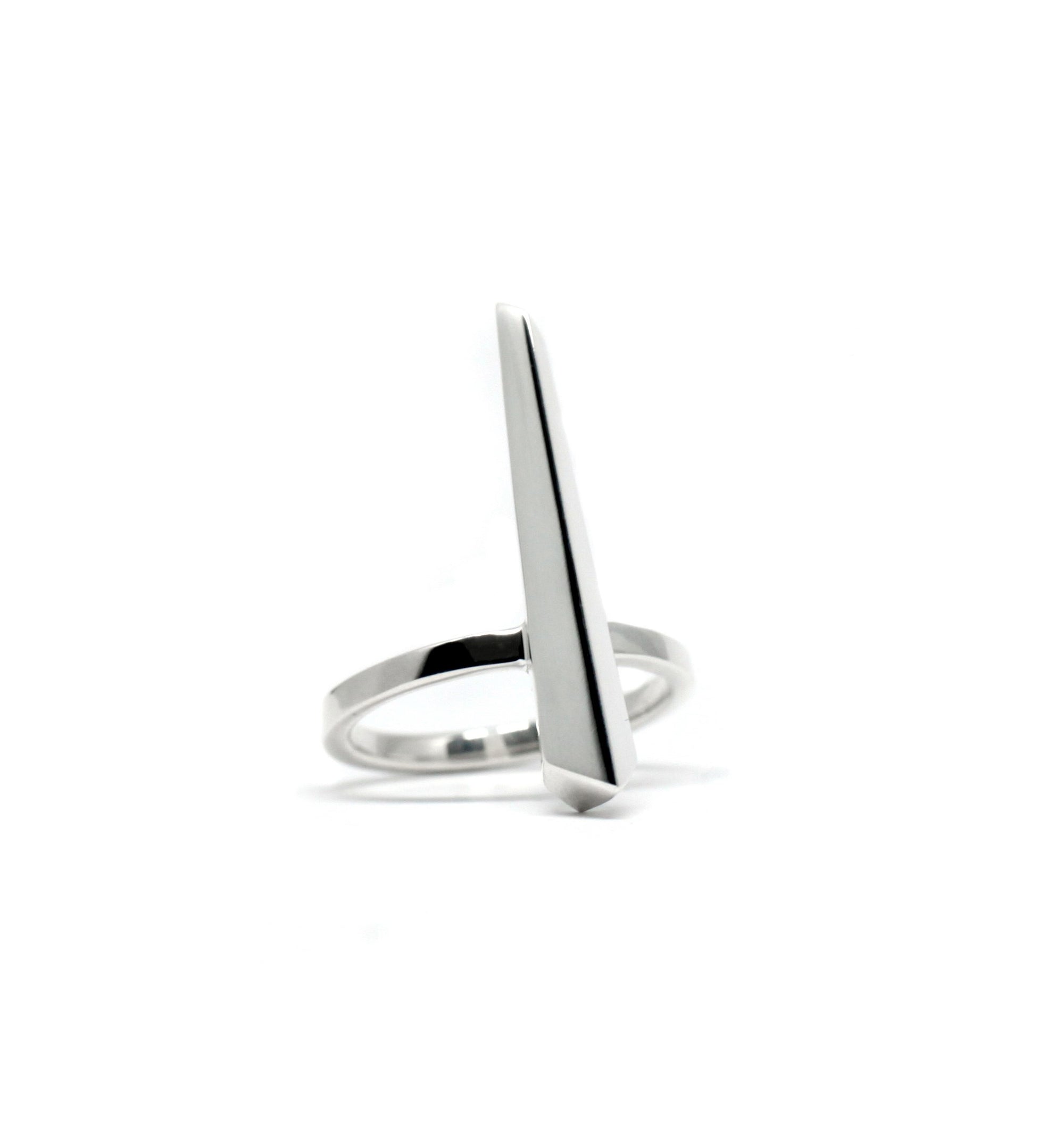 Front view of Peak Ring in White Gold – A unique sculptural ring designed for those who love bold fine jewelry.