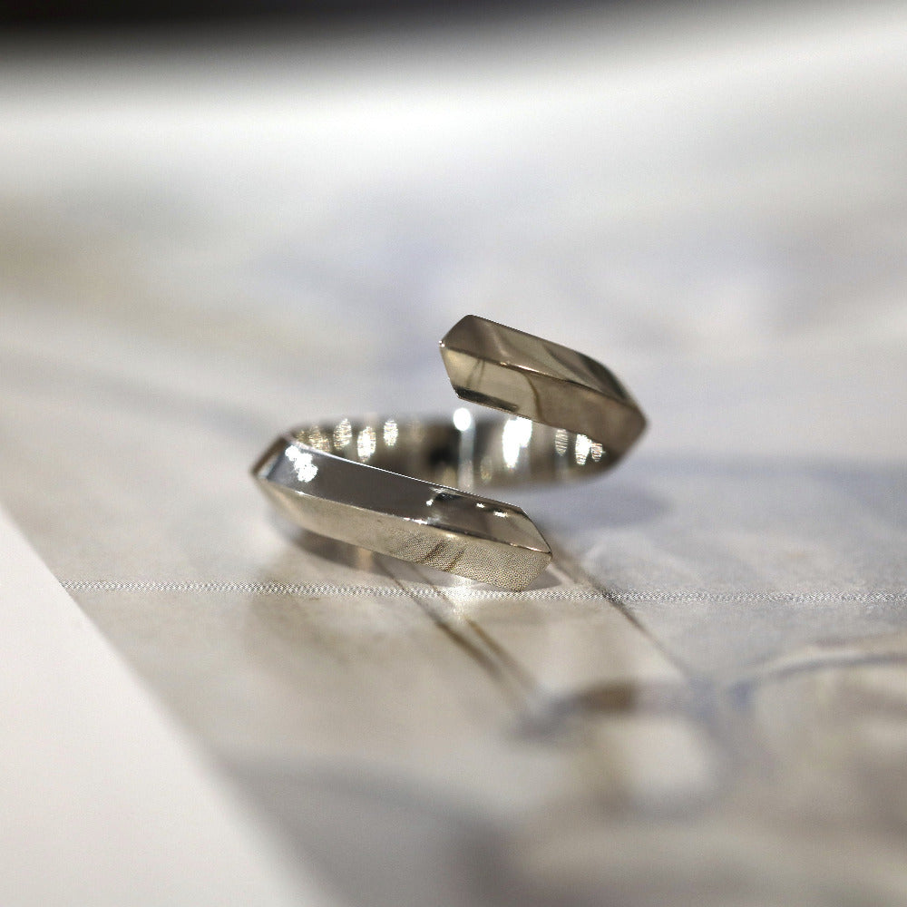 loop ring edgy band bena jewelry designer montreal made canada