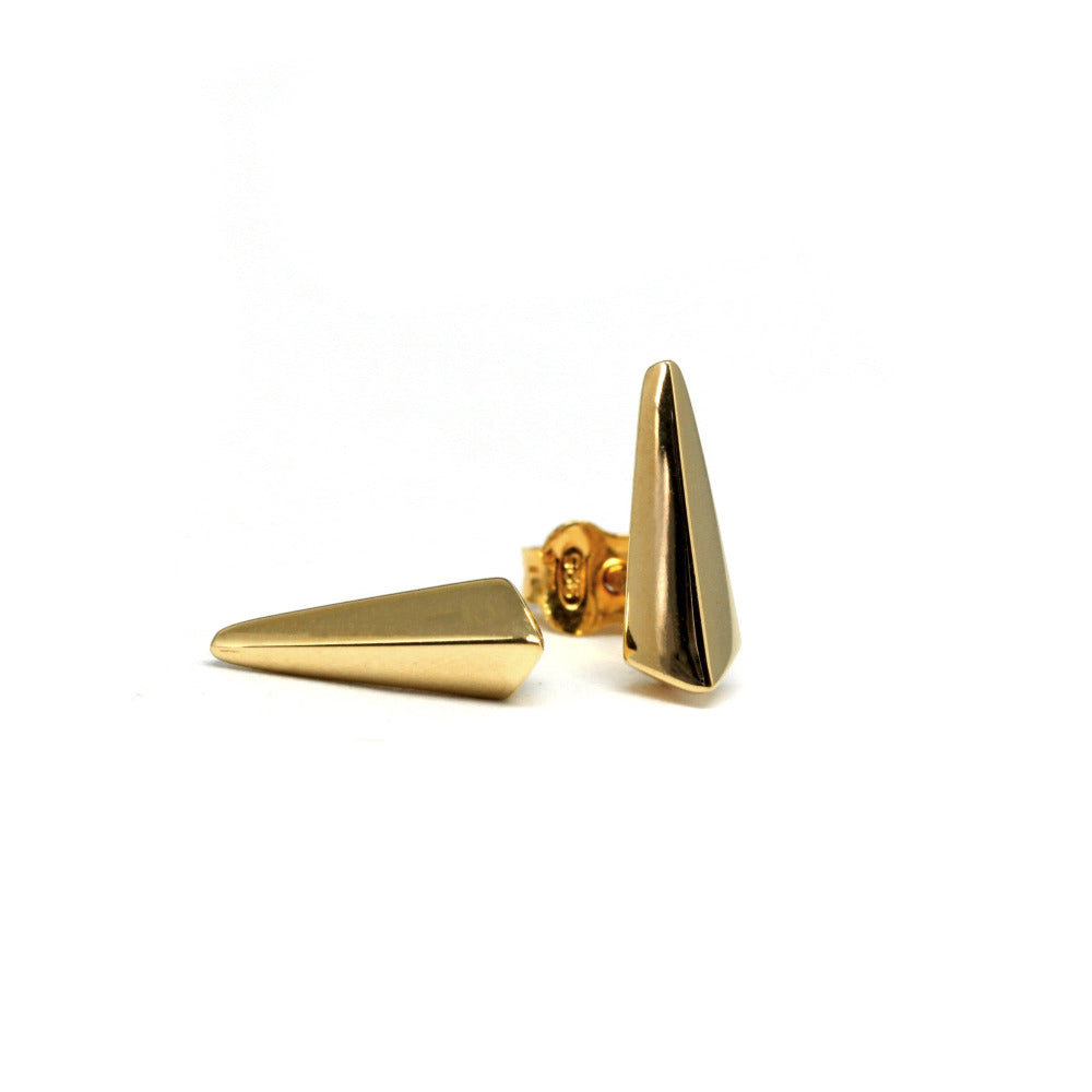 Blade stud earrings in yellow gold, edgy unisex design by Bena Jewelry, crafted in Montreal, Canada.