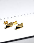 Side view of Pike Earrings – Minimalist statement earrings in high-polish gold, crafted with precision in Montreal. A fine jewelry piece by Bena Jewelry.