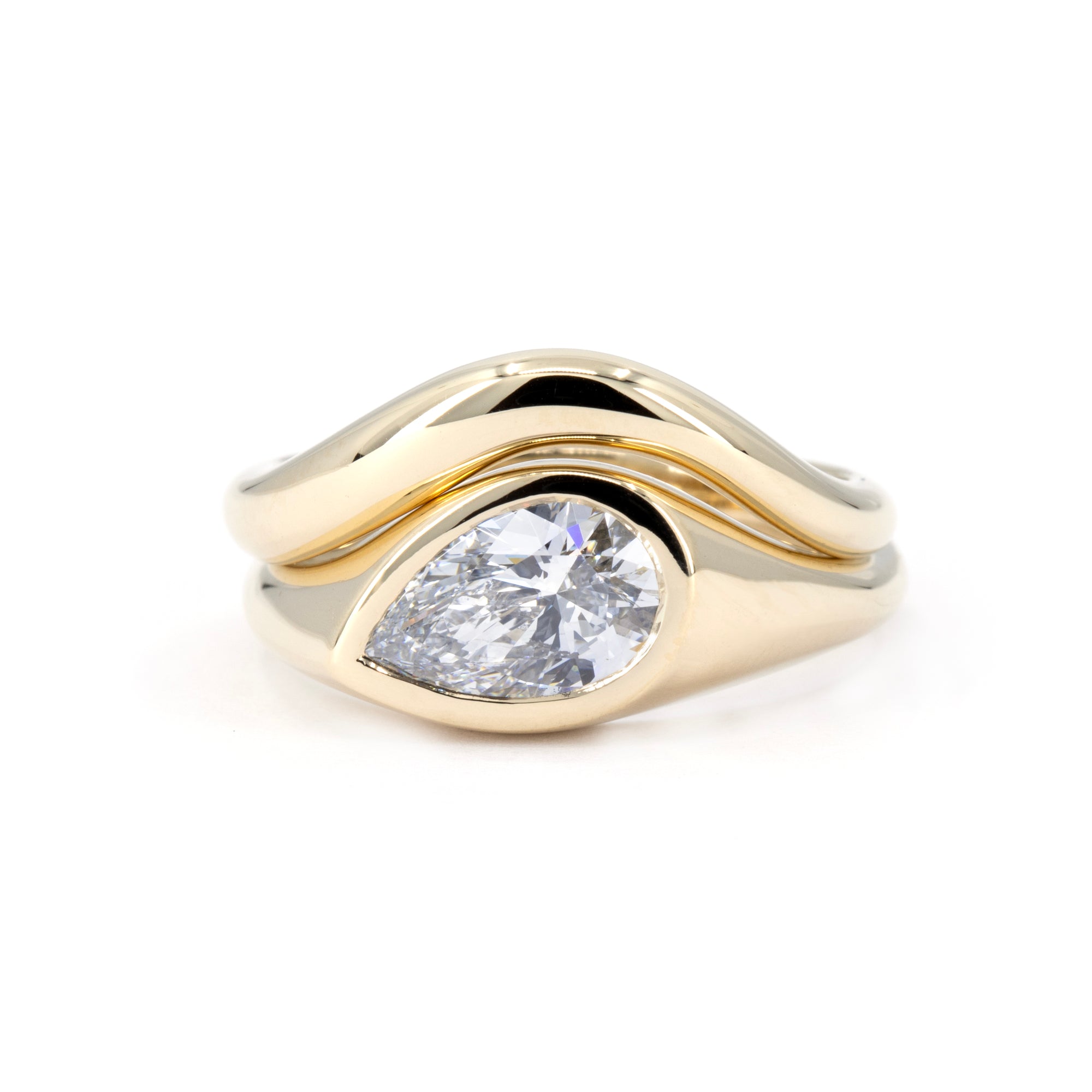 FLUID BEZEL PEAR SHAPE DIAMOND  | Yellow Gold
