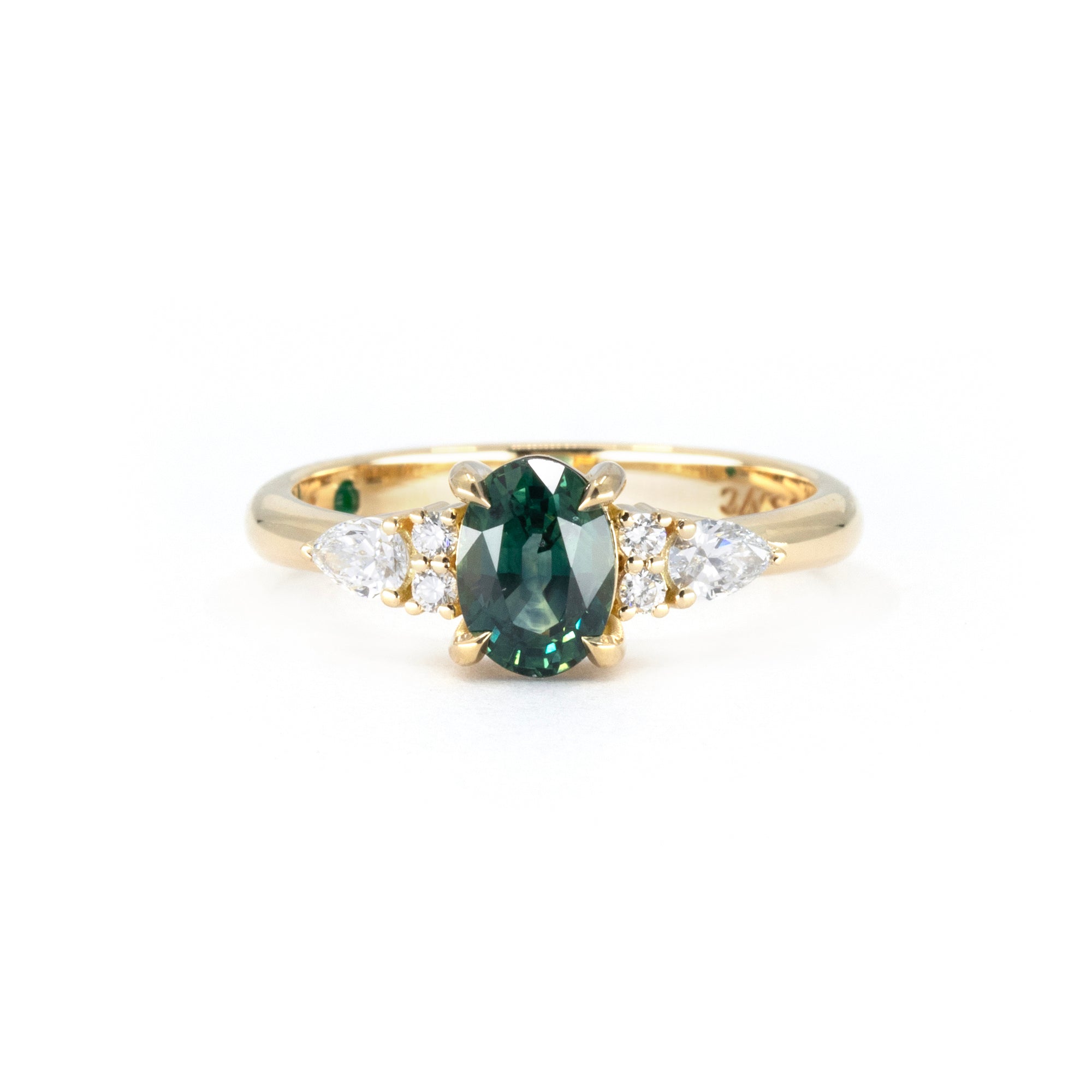 OVAL SHAPE TEAL SAPPHIRE &amp; SIDE DIAMOND | Yellow Gold