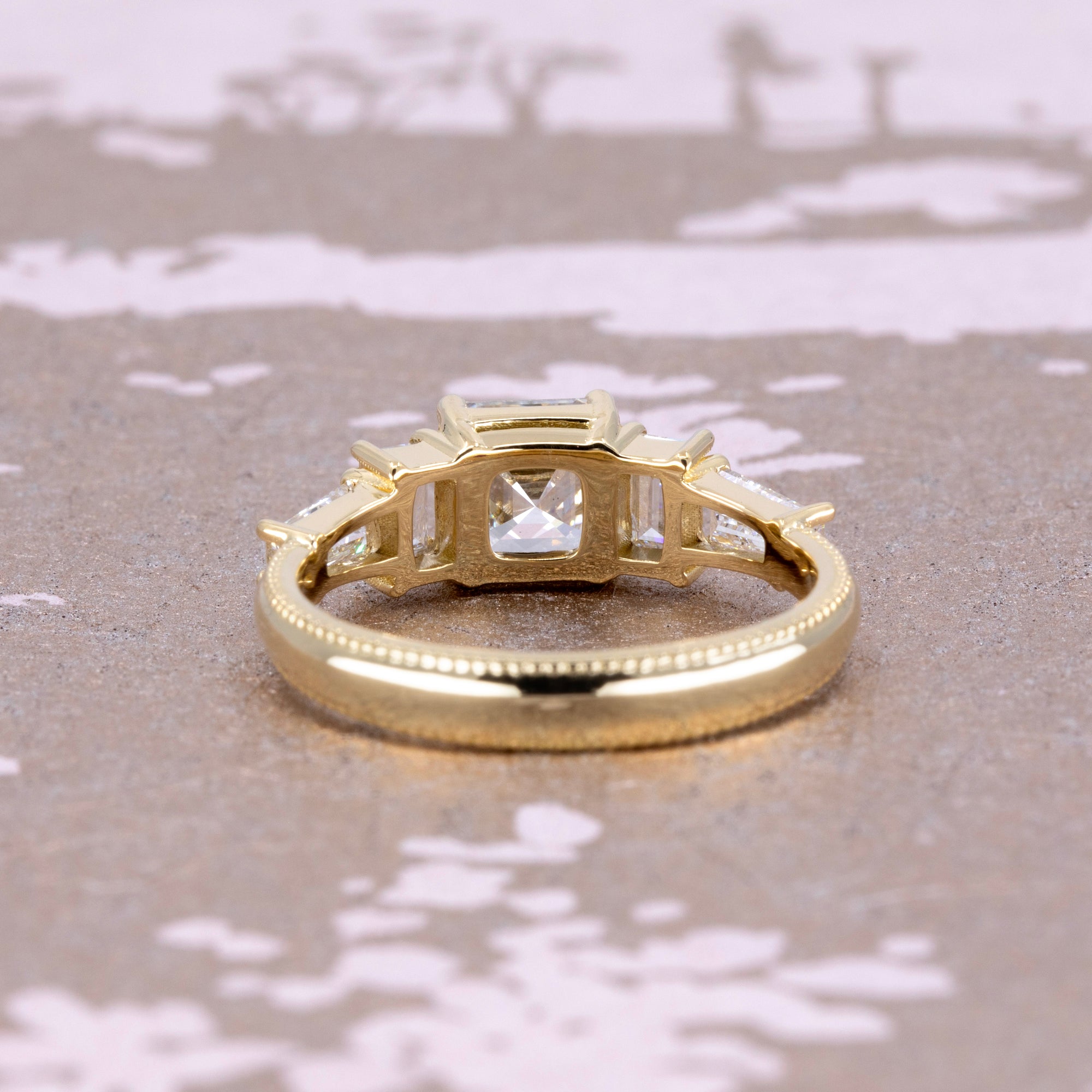 ASSCHER CUT, BAGUETTE, EMERALD DIAMOND | Yellow Gold
