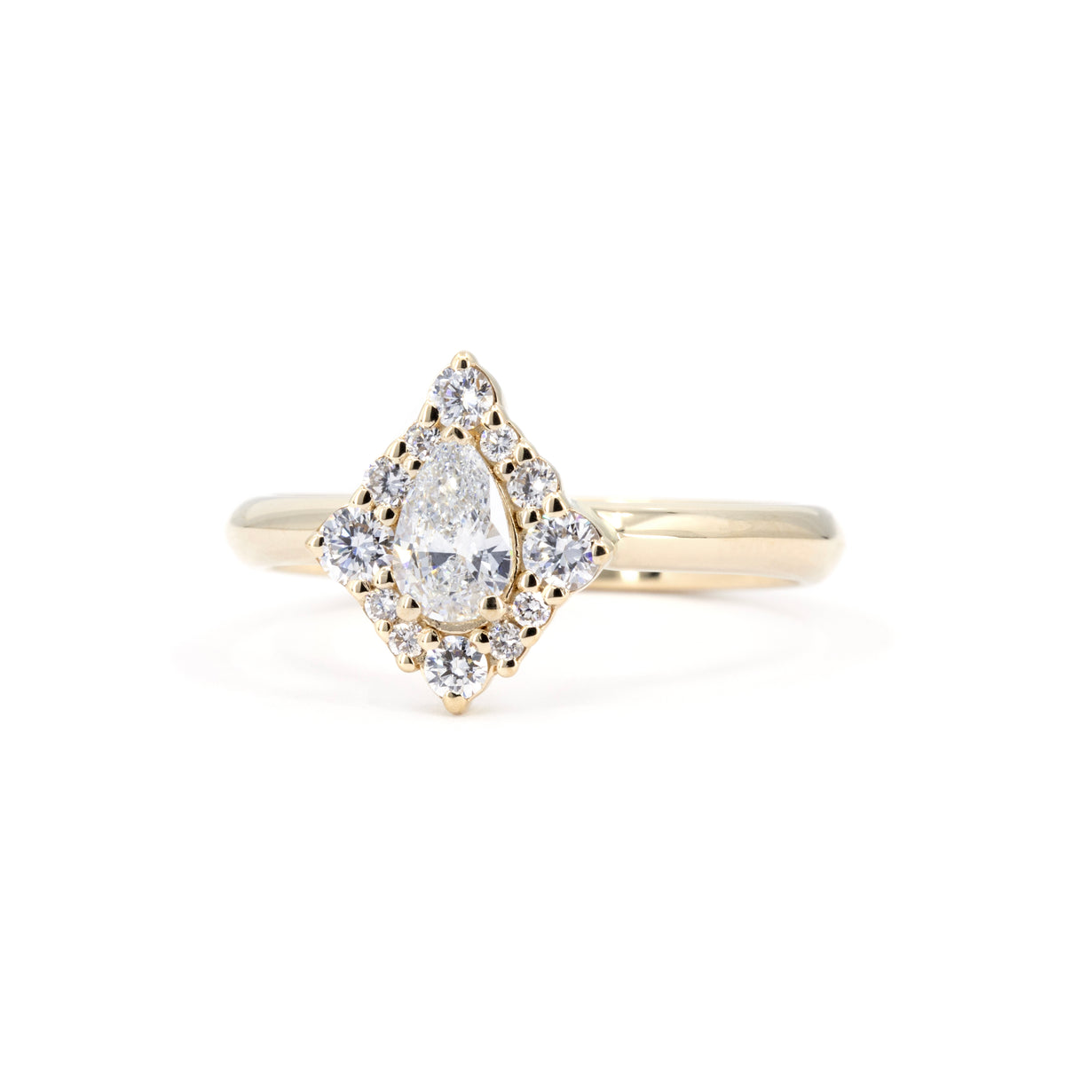 AURA PEAR SHAPE DIAMOND RING | Yellow Gold