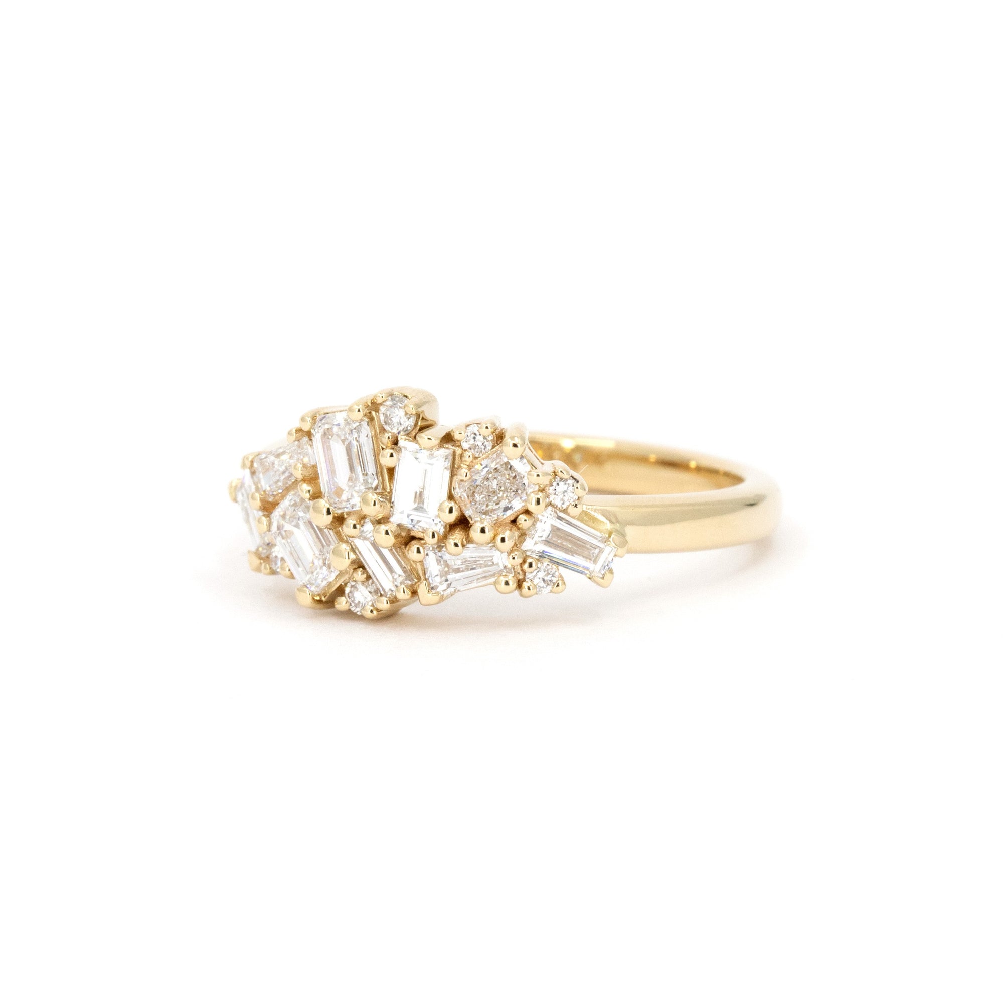 AVALANCHE BAGUETTE EMERALD &amp; RADIANT DIAMOND | Yellow Gold Ring